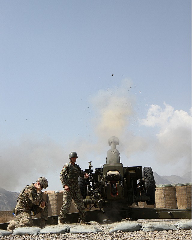 Bích kích pháo D-30 122mm do Nga sản xuất hiện đang được biên chế trong các đơn vị pháo của Lục quân Afghanistan.